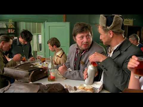 Droga do pracy - scena z filmu "Co mi zrobisz, jak mnie złapiesz" Stanisława Barei