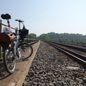 Jak przewozić rower pociągiem? Praktyczne porady dla podróżnych