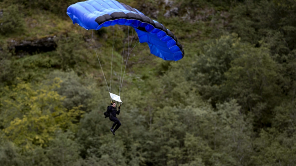 Popis kaskaderski Toma Cruise'a na planie "Mission: Impossible 7" 