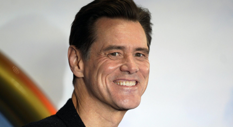 Jim Carrey jest nudystą i namawia innych