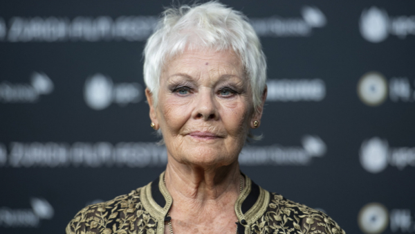 Judi Dench zarzuciła twórcom „The Crown” „okrutną niesprawiedliwość” wobec króla