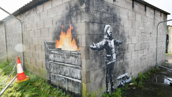 Graffiti Banksy'ego sprzedane za kilkaset tysięcy funtów