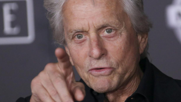 Michael Douglas debiutuje w roli dziadka