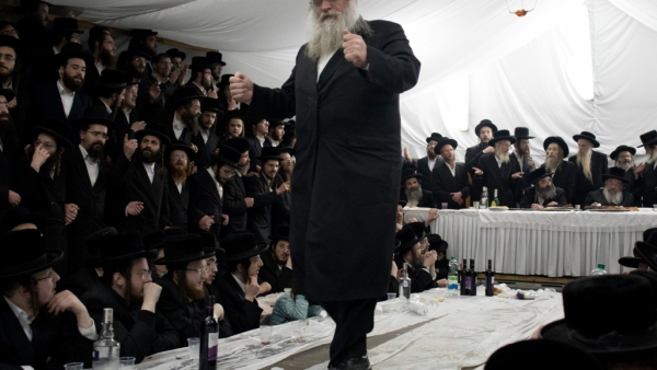 Z aparatem wśród Chasydów - posłuchaj rozmowy z fotografem Wojtkiem Grabowskim!