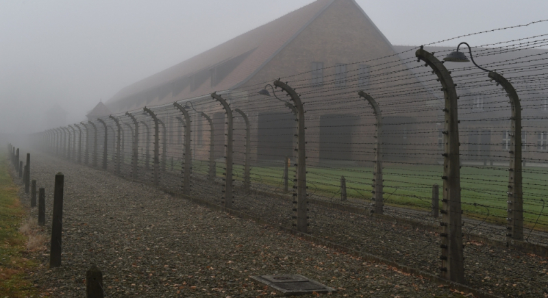 "Stacja końcowa Auschwitz" - jedyna znana książka w całości napisana w obozie