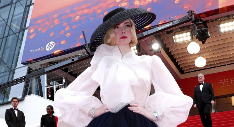 Elle Fanning, najmłodsza jurorka Cannes, ponownie w objęciach Czarownicy