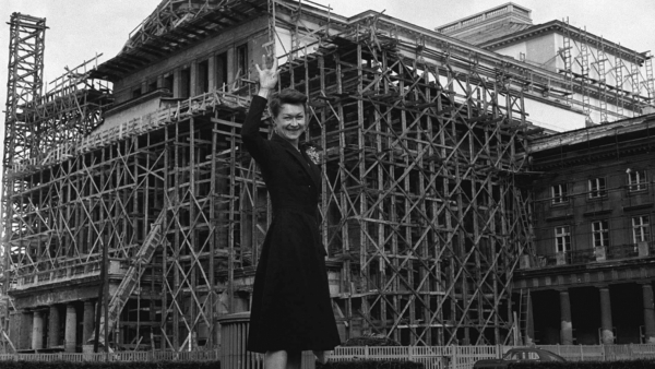 Loda Halama - najpiękniejsze nogi II Rzeczypospolitej