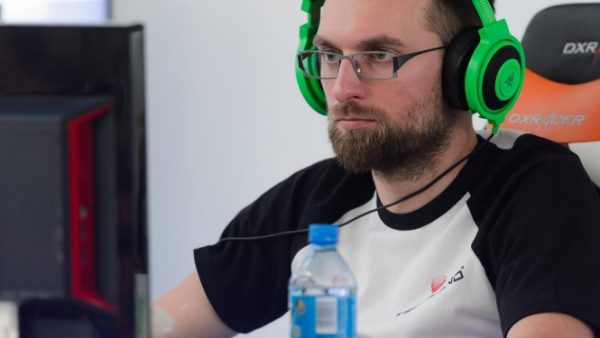 Bije rekord Guinnessa grając w grę komputerową