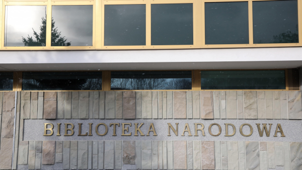 Cyfrowa biblioteka Polona udostępnia dzieła poświęcone polskim nekropoliom