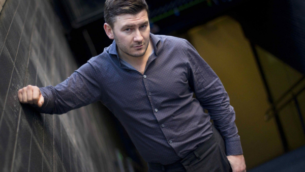 Pisarz Dmitry Glukhovsky poszukiwany listem gończym. Wcześniej protestował przeciwko wojnie w Ukrainie